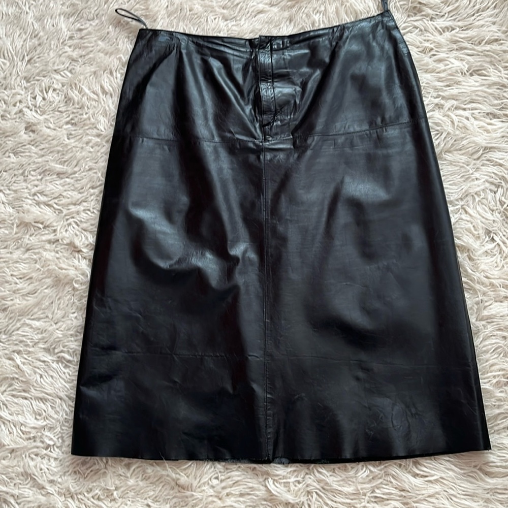 Woman’s size 8 leather skirt by Banana Republic